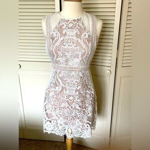 Vintage White lace minidressss with nude lining. Renn, size L. NWT